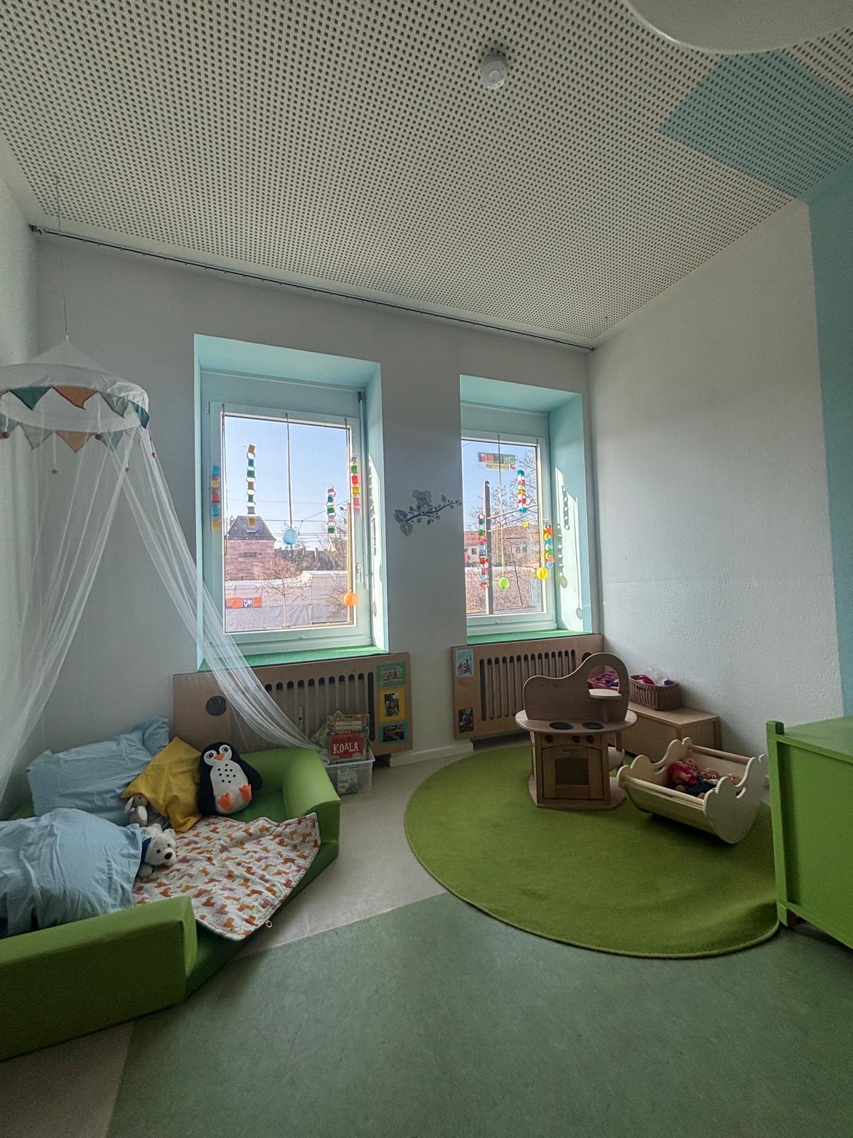 Der Wartebereich für die Eltern